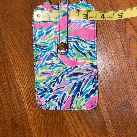 Lilly Pulitzer phone wallet Crossbody chain - Picture 10 of 11